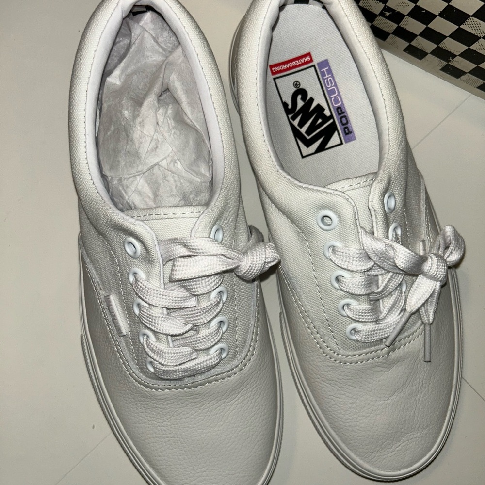 Vans Classic White Lace-Up Sneakers Mens Size 8